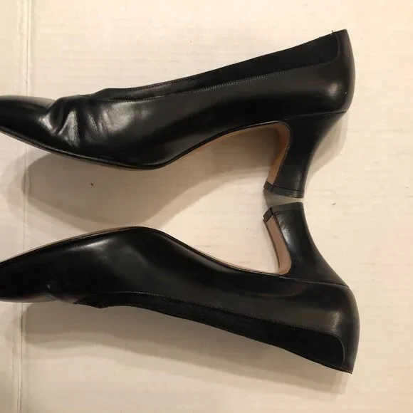 SALVATORE FERRAGAMO WOMEN'S BLACK LEATHER DRESS SHOES  SIZE: 7 1/2 B - Picture 3 of 12